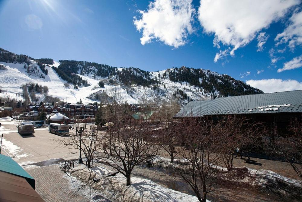 Independence Square 202, Hotel Room Over-Looking The Mall And Aspen Mountain Exterior foto